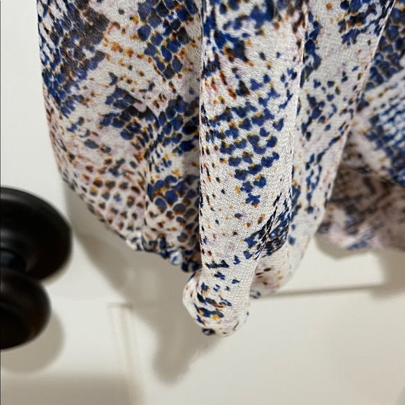 Veronica M Blue and Black Abstract Blouse - Picture 6 of 7